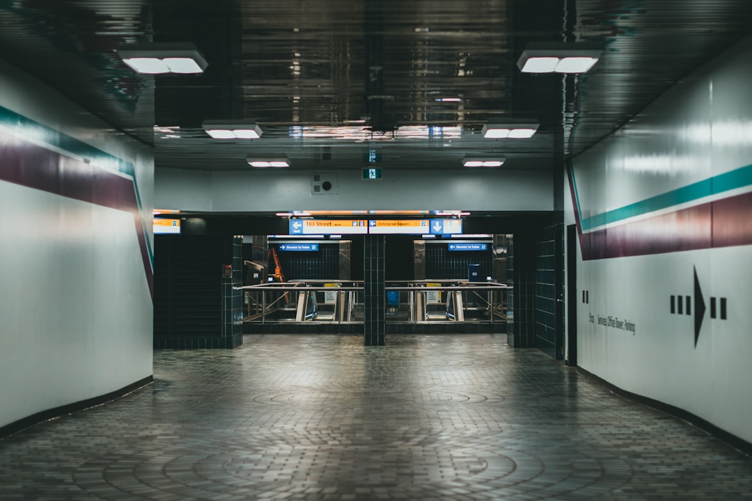 Top 7 tools for creating an effectively organized workspace for remote work in 2025: how to maximize productivity and comfort.